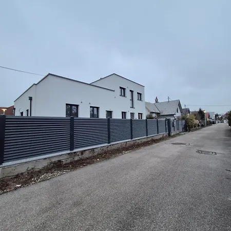 Apartmán Neubauwohnung Mit 80 M2 Terrasse, 8 Minuten Von Entfernt