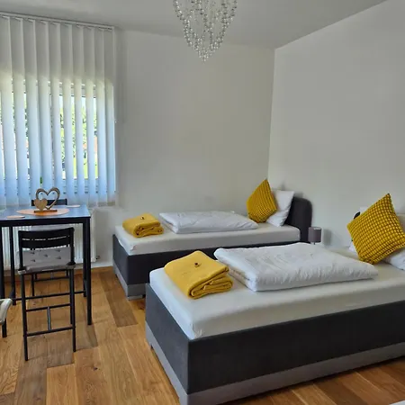 公寓 Neubauwohnung Mit 80 M2 Terrasse, 8 Minuten Von Entfernt