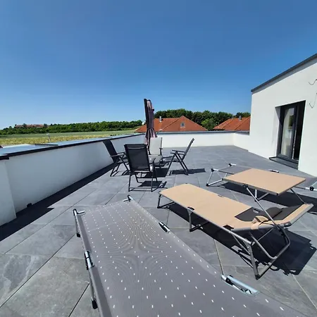 Neubauwohnung Mit 80 M2 Terrasse, 8 Minuten Von Entfernt Appartamento Linz