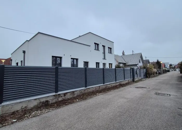 Daire Neubauwohnung Mit 80 M2 Terrasse, 8 Minuten Von Entfernt