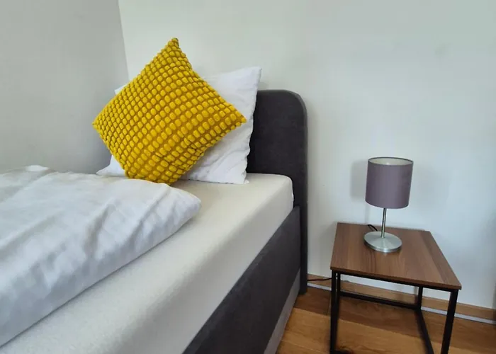 Neubauwohnung Mit 80 M2 Terrasse, 8 Minuten Von Entfernt *