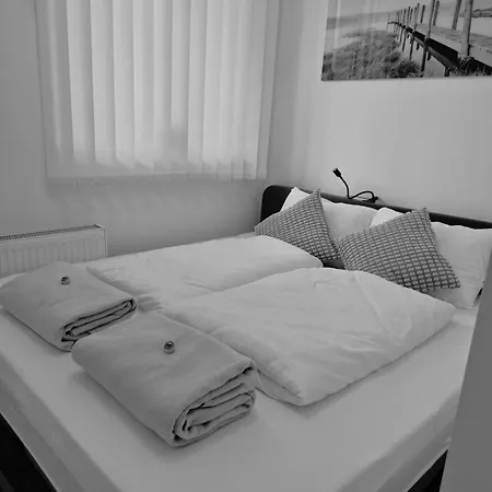 Apartment Neubauwohnung Mit 80 M2 Terrasse, 8 Minuten Von Entfernt *