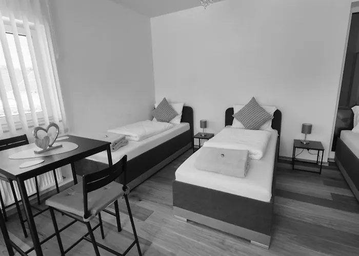 Neubauwohnung Mit 80 M2 Terrasse, 8 Minuten Von Entfernt Διαμέρισμα Λιντς